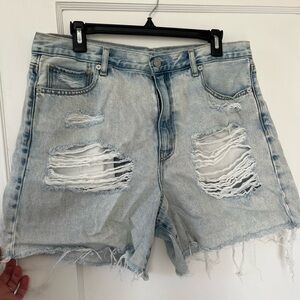 American Eagle Hi Rise Mom Short ⭐️ (2/$40)